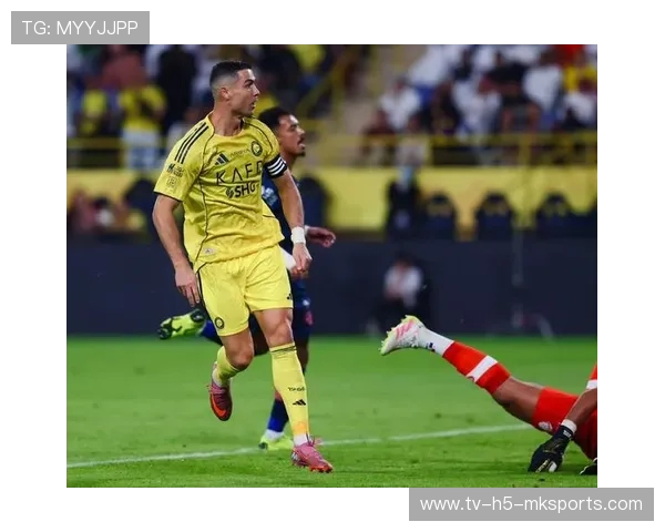 尼斯门将高接低挡，关键时刻连续救险，尼斯 足球